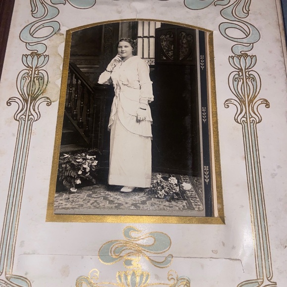 Antique Velvet Photo Album With Many Cabinet Cards 1800's/Early 1900's - Picture 16 of 17